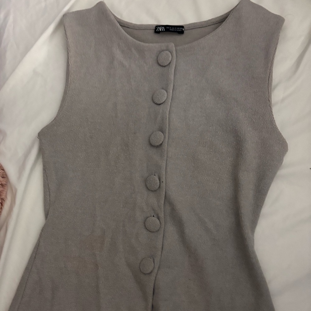 Zara Taupe Sleeveless Button-Up Blouse